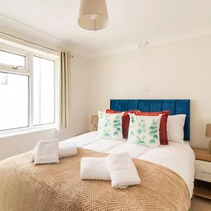 https://apt-incredible-sea-view-2-bedroom-beach.tophotelsbath.com